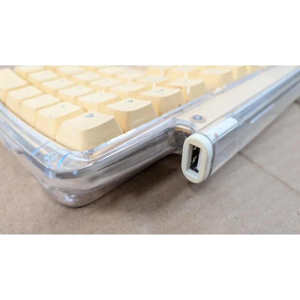 Apple Pro Keyboard M7803 Vintage Clear USB Wired Mechanical Feel White Yellowed